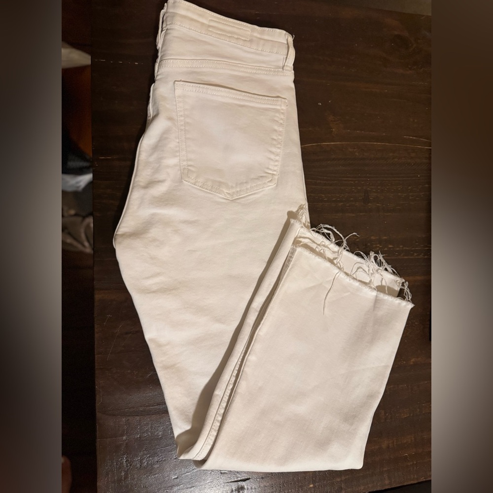 Zara Women's Cropped Frayed White Denim Jeans - Size 8 - Picture 4 of 11